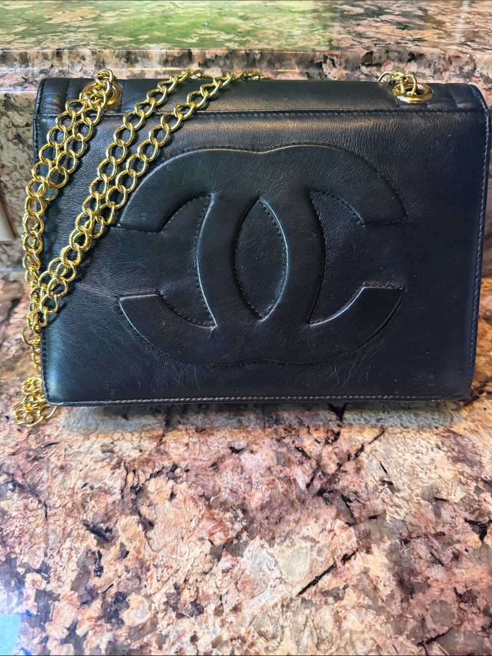Fashion inspired bag. - Picture 2 of 6